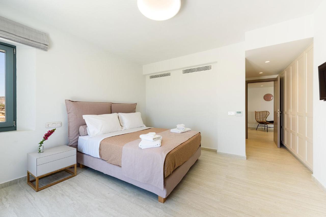 Villa Complex White And Rocks ปาริเกีย ภายนอก รูปภาพ