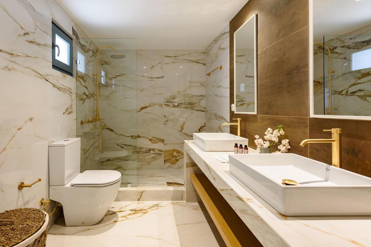 Villa Complex White And Rocks ปาริเกีย ภายนอก รูปภาพ